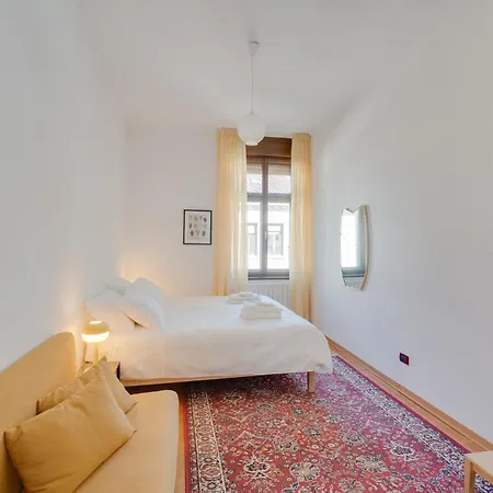 Chromatica - Di Fronte A Galleria Bomb Appartement Gorizia
